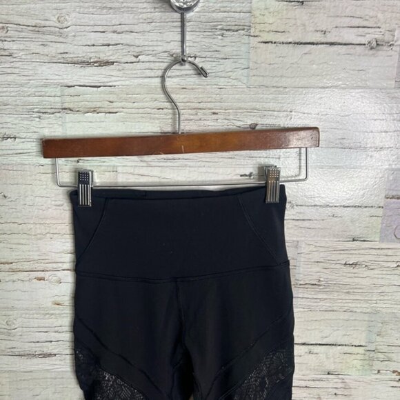 Lululemon black fast & free high rise leggings size 4 - Picture 4 of 9